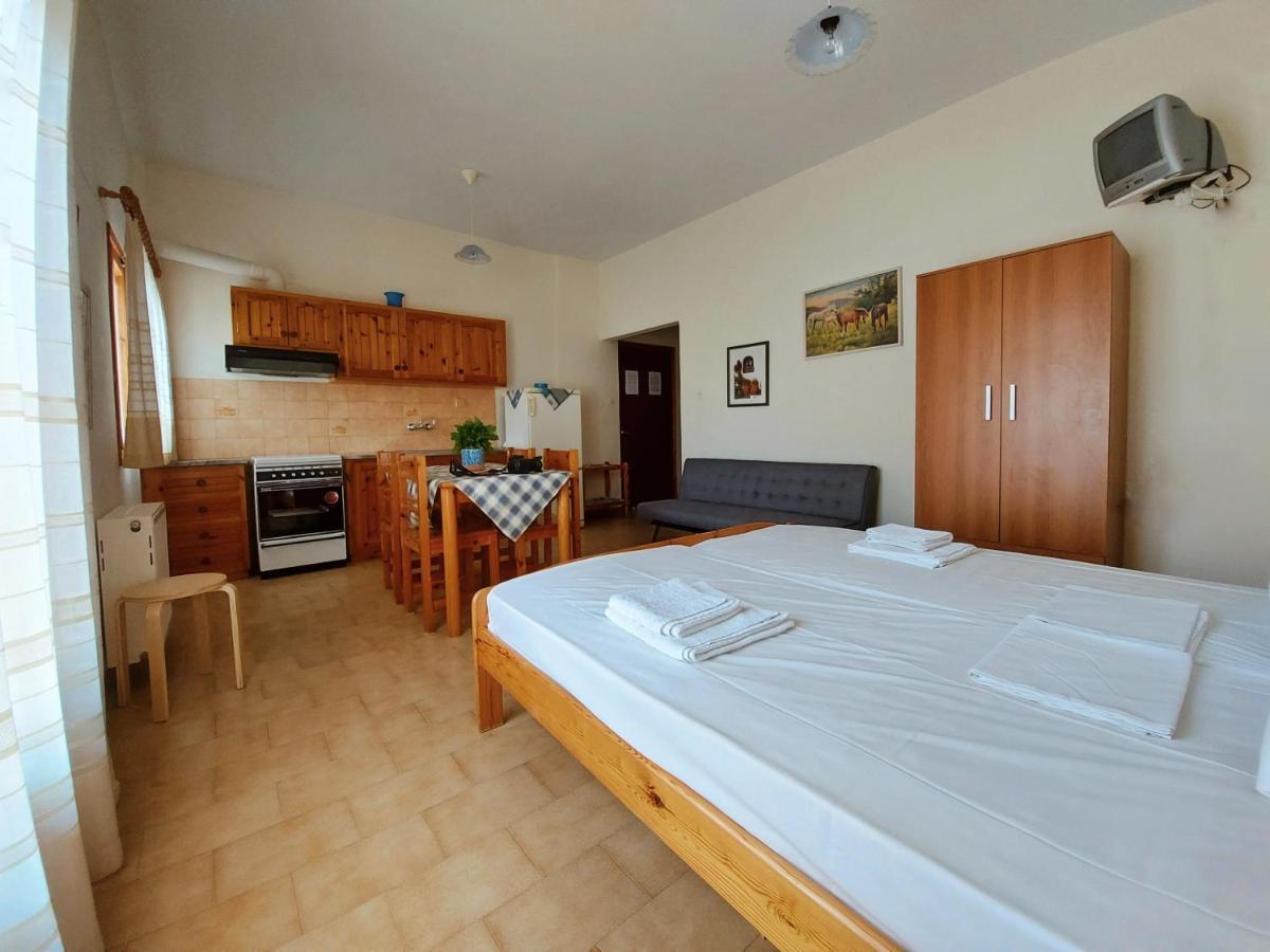 2 Space - Selfcatering Apartment Helen No 7 Xiropigado Exterior foto