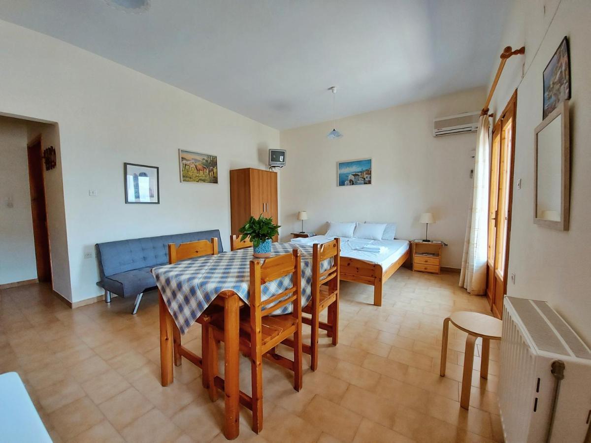 2 Space - Selfcatering Apartment Helen No 7 Xiropigado Exterior foto