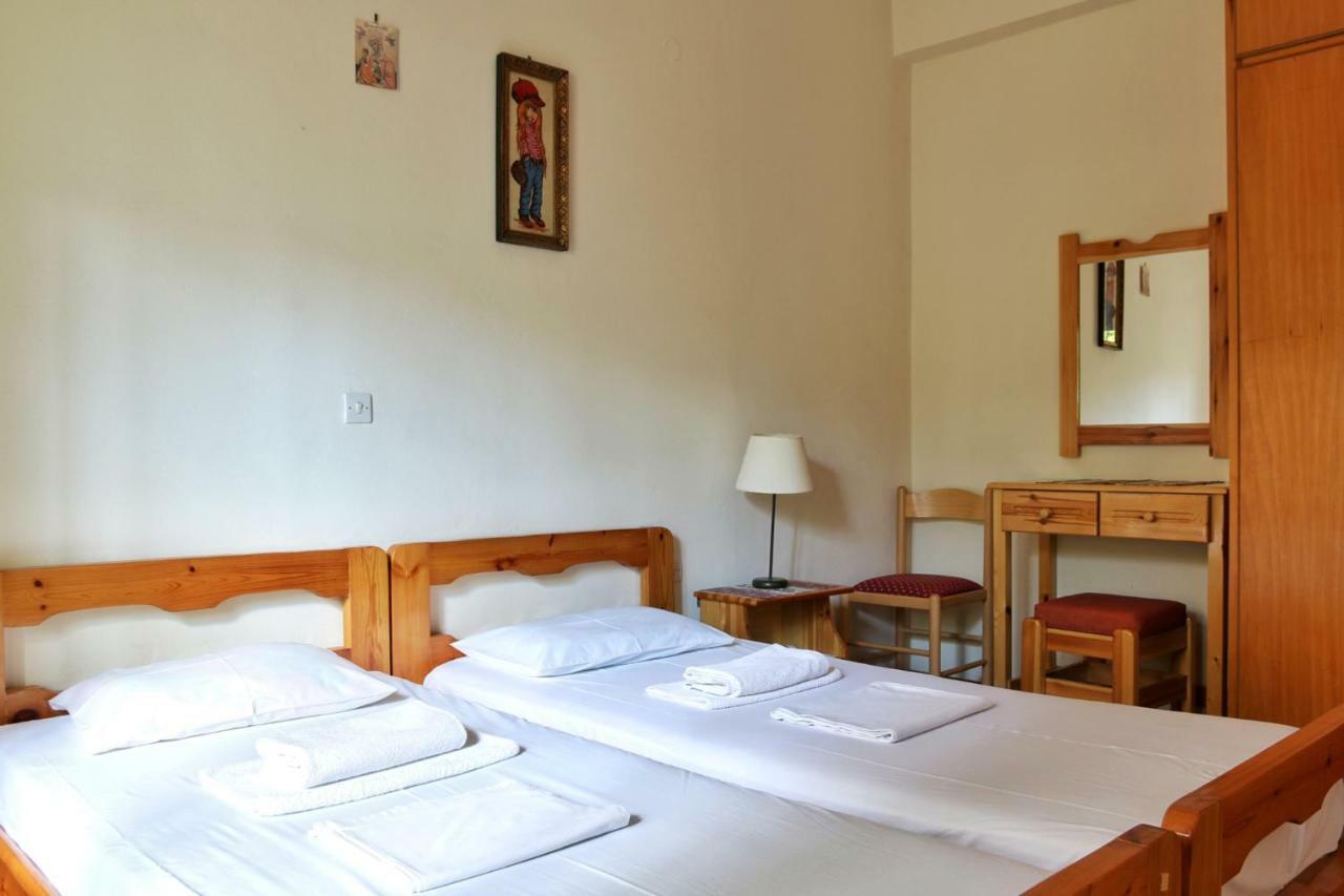 2 Space - Selfcatering Apartment Helen No 7 Xiropigado Exterior foto
